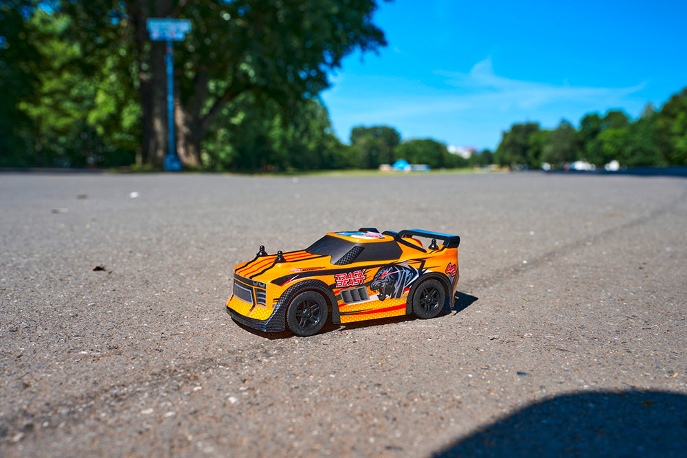 Dickie - Bête de piste téléguidée 15cm 1:28