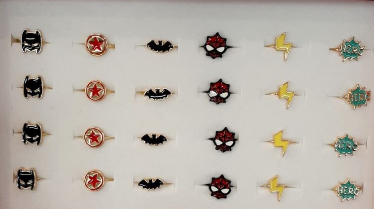 Bague de superhéros, assorti