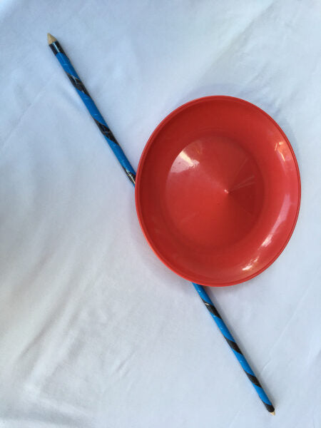 Assiette chinoise et baguette de bois decore