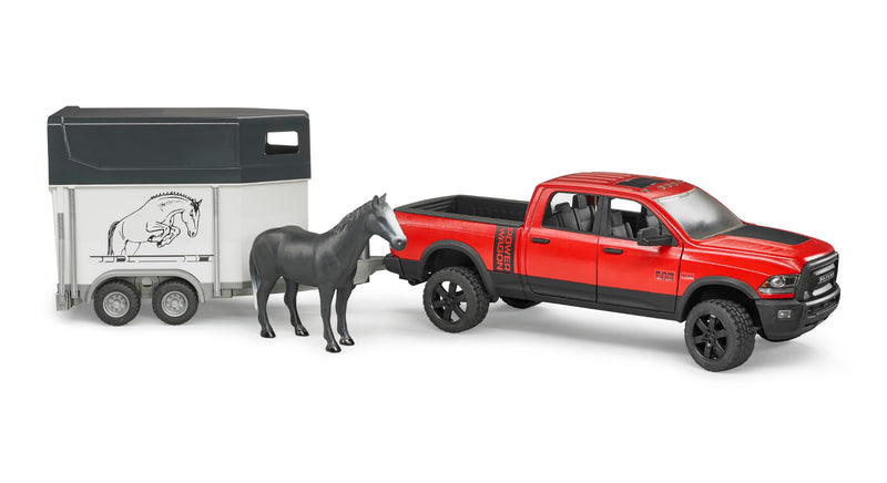Pick-up Dodge RAM 2500 avec remorque et chevaux