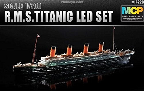 Modèle à assembler Revell Titanic & Led Set 1:700
