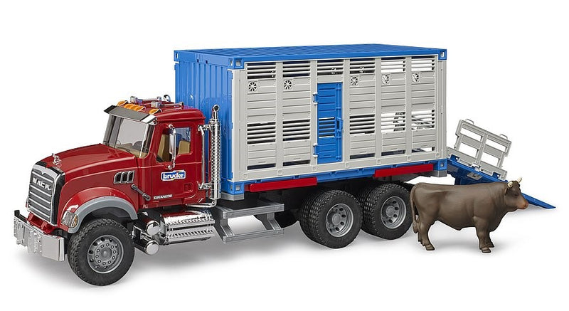 Transporteur d'animaux MACK Granite avec vache