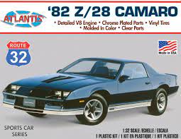 Modèle à coller Chevrolet 1982 Camaro Route 32